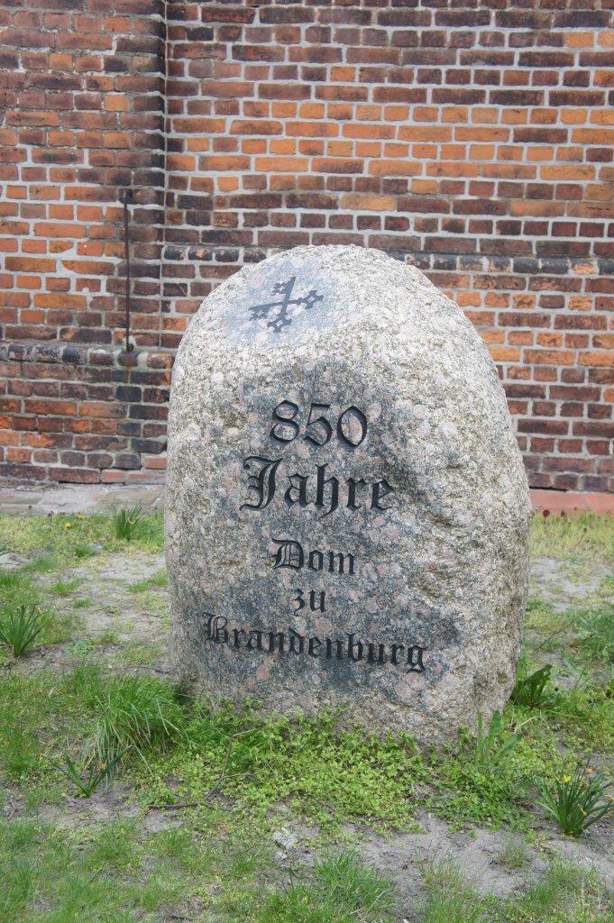 Gedenkstein 850 Jahre Dom zu Brandenburg/Havel